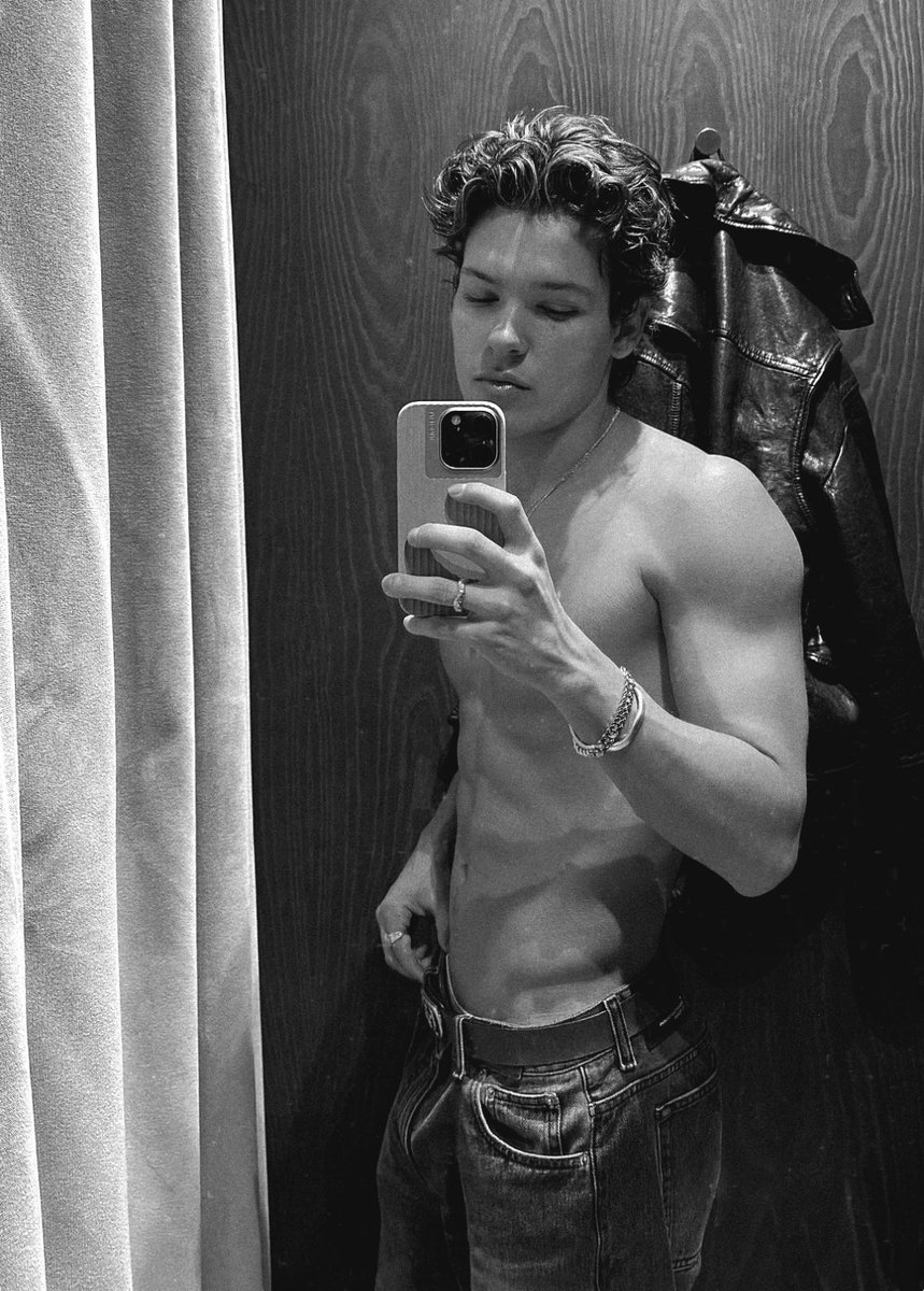 Lily ✧ tweet media