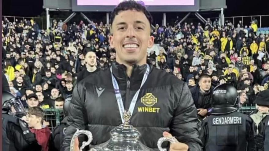 El <a href="/CDeportivoLugo/">Club Deportivo Lugo 🪓</a> tendría en el foco al centrocampista extremeño Antonio Perera.

El futbolista se encuentra sin equipo. Su último club fue el Botev Plovdiv de la liga Búlgara.

El Lugo hará salidas de jugadores importantes.

Info de <a href="/__AngelGarcia__/">Cazurreando</a>