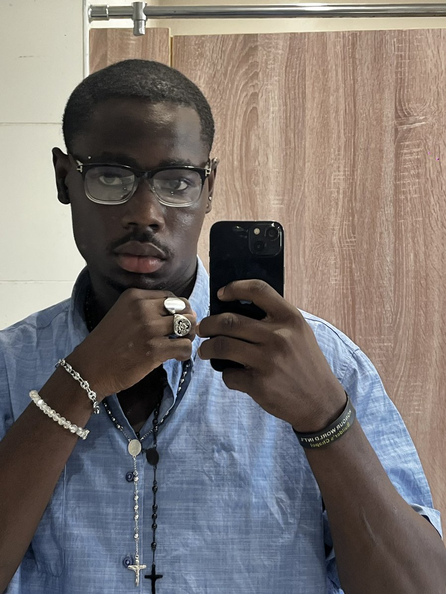 wilsonthe10's tweet image. maybe it's because I'm the one you lied to the longest