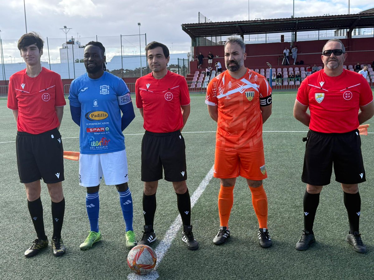 📸 Sabor agridulce para el primer equipo en el último partido del año.

Los nuestros se adelantaron en el marcador al inicio de la segunda parte, pero el empate llegó desde el punto de penalti en el tiempo de prolongación (1-1).

Pese a todo, sumamos un punto valioso.

⚽ Óscar