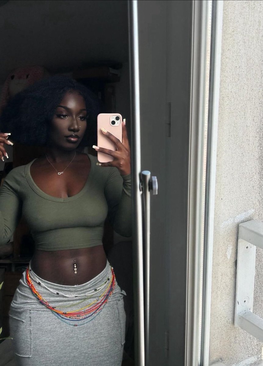 BaddGirlssOnly's tweet photo. ✨✨✨ https://t.co/Xcyf52TIUR