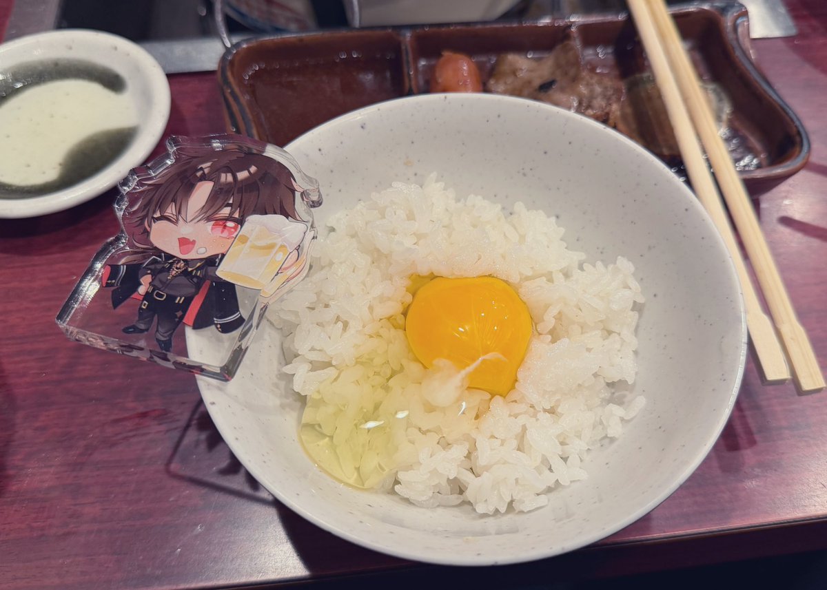 大阪Day3
自己一個人去泡溫泉
終於體驗到泡完湯
喝一杯牛奶的感覺  😋

然後跟羊和老闆的晚餐 ‘巧遇’
第一次吃生雞蛋拌飯
原來風味可以這麼特別  🥰