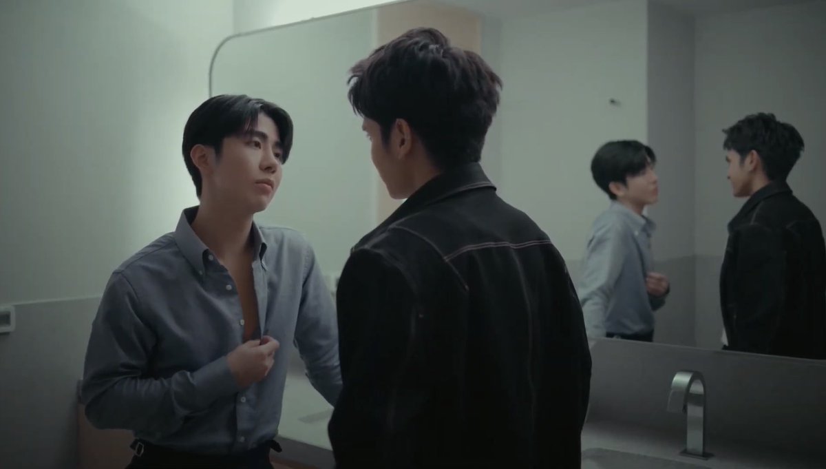 bbigkachu's tweet image. RELOVED THE SERIES EP5 เกินไปมาก อยากจะบ้าตาย คุณลูกค้าคนสำคัญกับช่างภาพแปลกๆนะคะ คือปอนด์ถ่ายรูปไม่ดี ดลภัทรก็เลยต้องเรียกสติให้กับมาหน่อย แล้วกูเจอประโยค “เด็กดื้อต้องโดนอะไรครับ” กูนี้กรี๊ดเขินตัวบิดเลย พอกลับมาทำงานต่อดูโล่งทั้งคู่เลยนะ อร๊ายยย #RelovedTheSeries #RELOVED_EP5