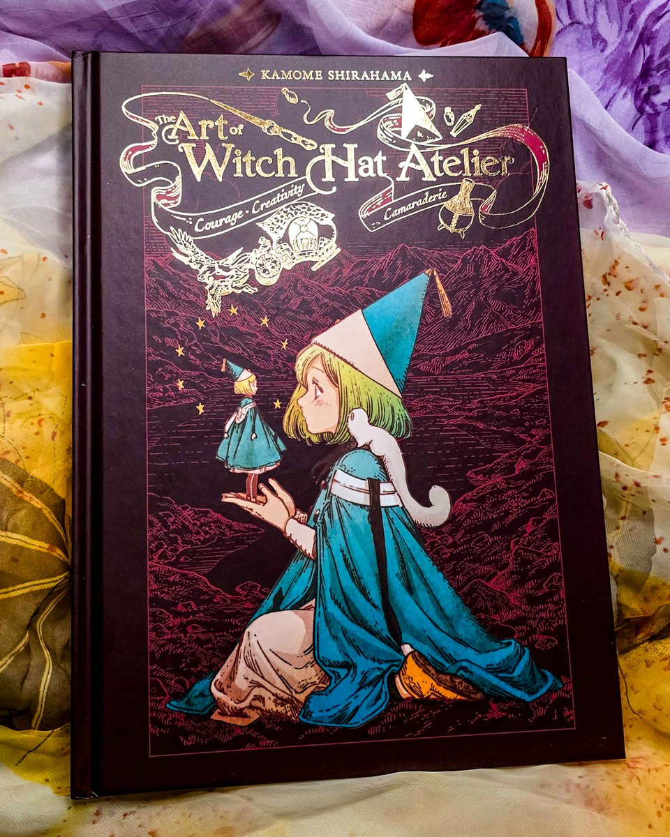 KodanshaManga's tweet image. The stunning hardcover: The Art of Witch Hat Atelier is finally here! ✨

Soar into the world of Witch Hat Atelier with this stunning 184-page hardcover art book by Kamome Shirahama! Packed with exclusive full-color artwork, this gold-stamped keepsake is the perfect gift for…