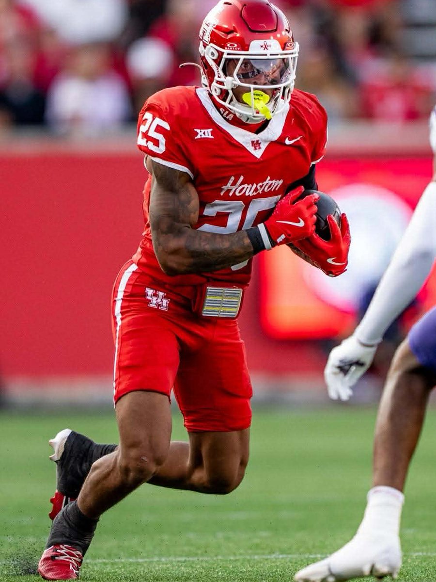 It's GAMEDAY! 🏈🔥 Houston Cougars vs LSU Tigers at NRG Stadium, 8:15 CST. #25 DJ Butler representing the 2️⃣5️⃣1️⃣! 💪🏾😤