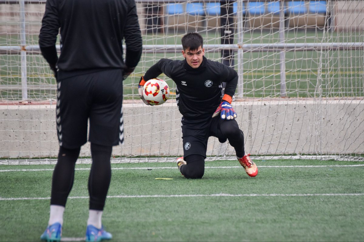 XerezDFC's tweet photo. ⚽️💪🏻 El primer equipo ha vuelto hoy a la rutina de trabajo tras unos días de descanso

📸: @jotampartida https://t.co/YayAp9K7r6