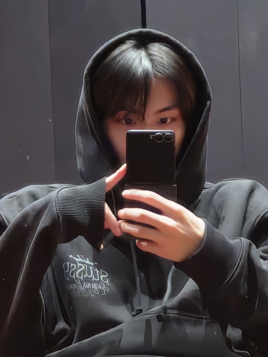 enhypenweverse's tweet image. [ #정원’s Post ] 251227

#JUNGWON: 😶

@ENHYPEN_members @ENHYPEN #ENHYPEN #엔하이픈