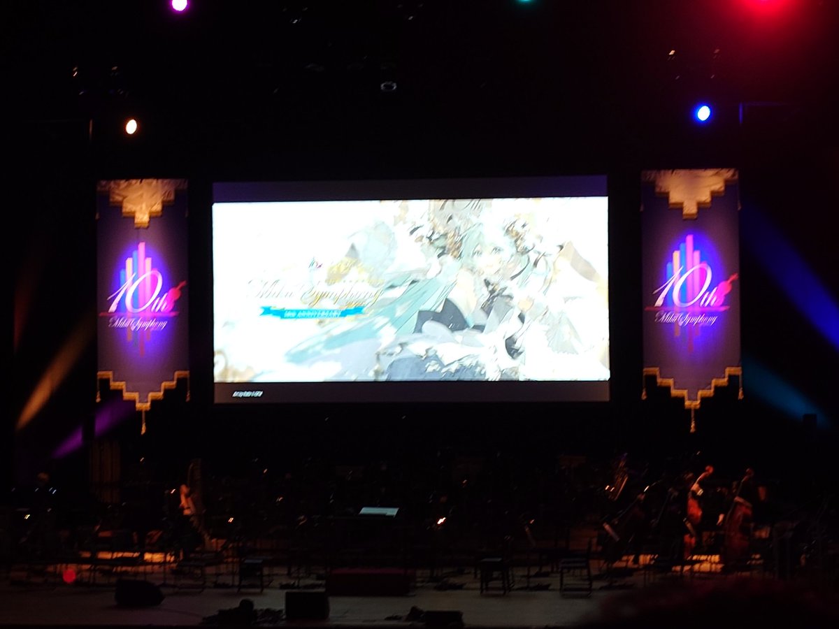 blue01_0079's tweet photo. 本日、初音ミクシンフォニーに行ってきました。
10周年おめでとう！
ミクさんありがとう！
来年もまた逢いに行きます。 https://t.co/KQzbEP1oYo