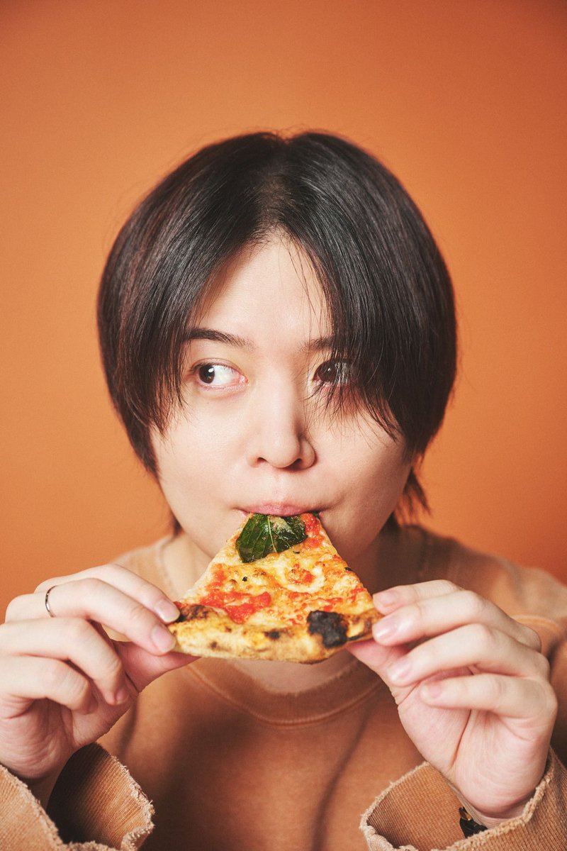 BRUTUS_mag's tweet photo. 声優・斉藤壮馬が、10代のころに耽溺していたカルチャーについて偏愛的に語ります。

「ただいま、ゼロ年代。」第43回 The Fratellis『 Costello Music』
https://t.co/oO8YLEgG2i https://t.co/OTaYC8MEUZ
