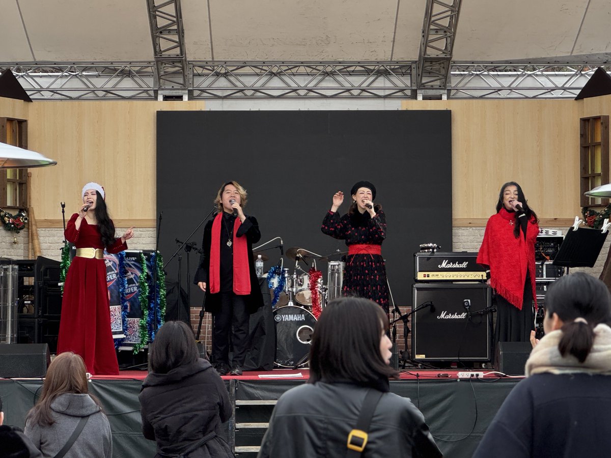 kenya_sing1's tweet photo. 【12/25東京クリスマスマーケット】
『Reindeers2025』の一員として
ステージ出演させていただきました。

名実ともに素晴らしいSingerの皆さんとご一緒できたことで安心して歌うことができました。

声を掛けてくださったひろみさん、雄大くん、なつおりさん、あけさん、さちさん、お世話になりました https://t.co/fN4nOOe8NC
