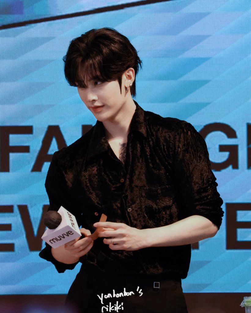 251222 🖤 ⚽️ Pretty hands #RICKY #리키 #沈泉锐 #リッキー