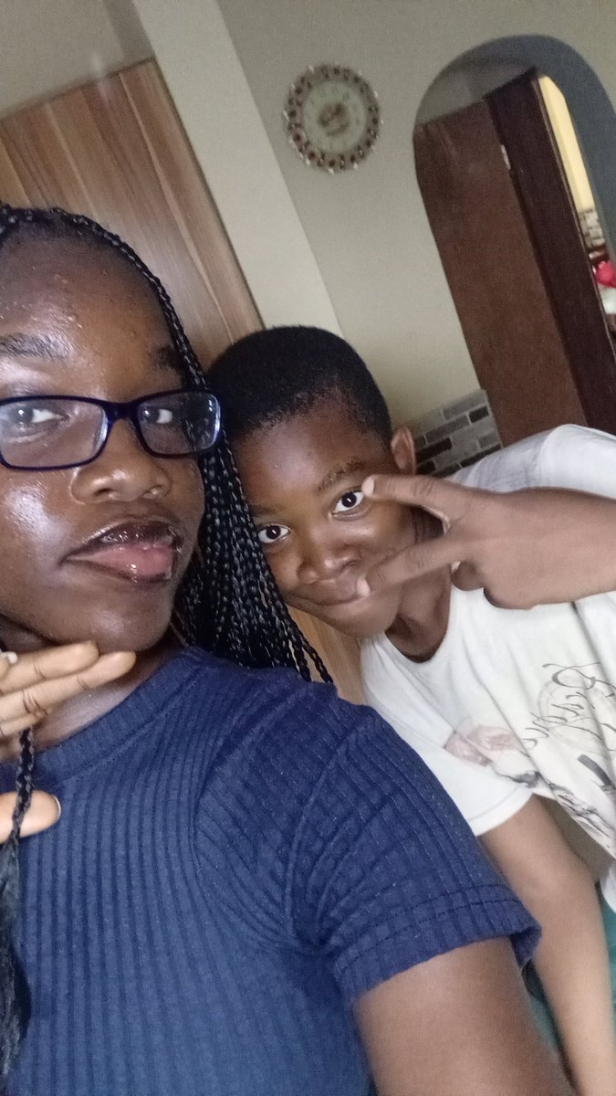 xoxo_tomiii's tweet image. My brother said I should show you his art