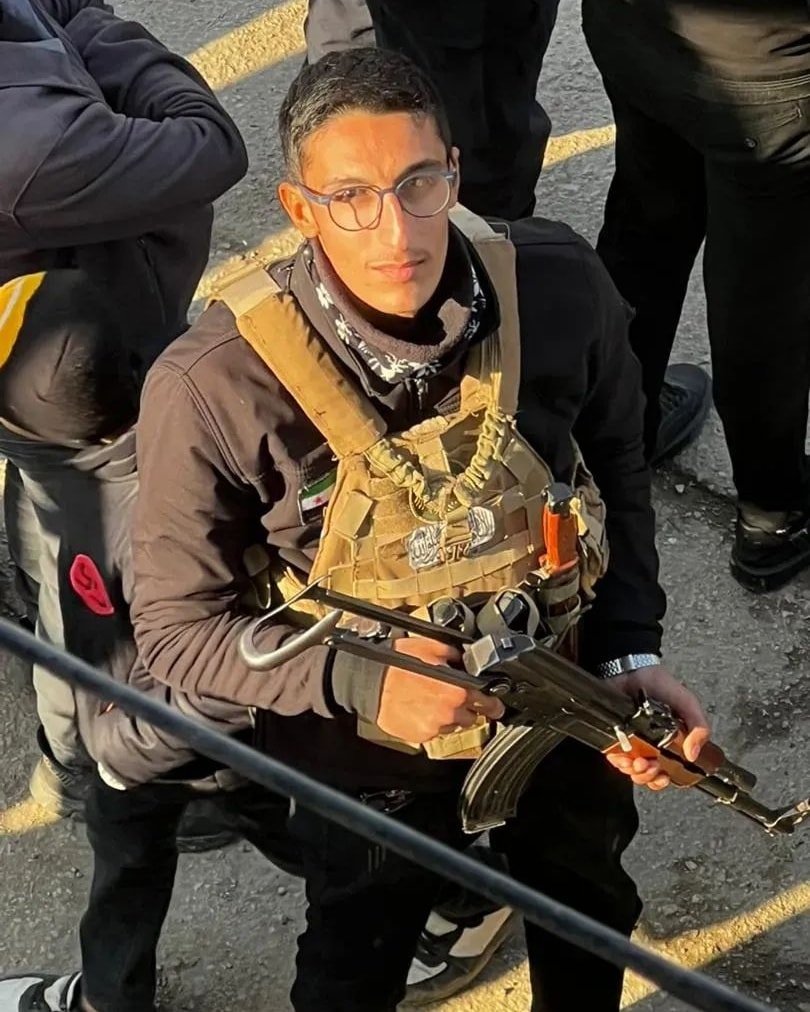 QalaatAlMudiq's tweet image. #Syria: a member of the Security forces, hailing from Qusseir, was killed on #Suwayda front by pro-Hijri fighters.