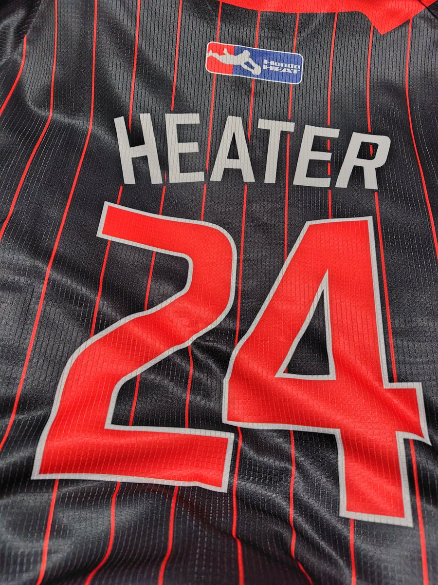 ベースボールシャツ