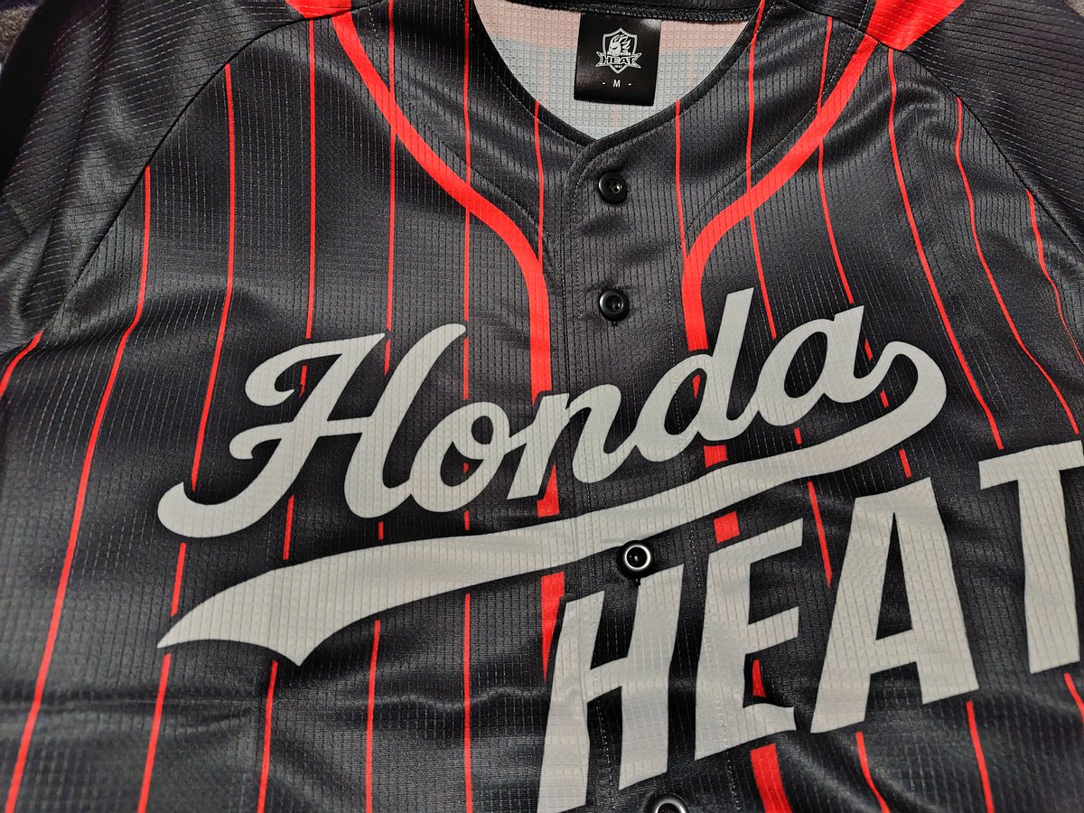 ベースボールシャツ