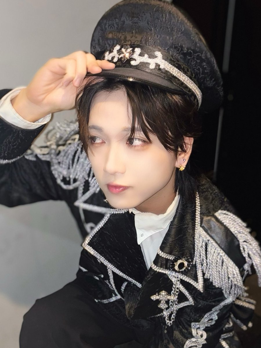 esui126's tweet photo. 前髪切りすぎて無いから分けてる

#メンコン #福岡 #中洲 https://t.co/MUINSSfkTI