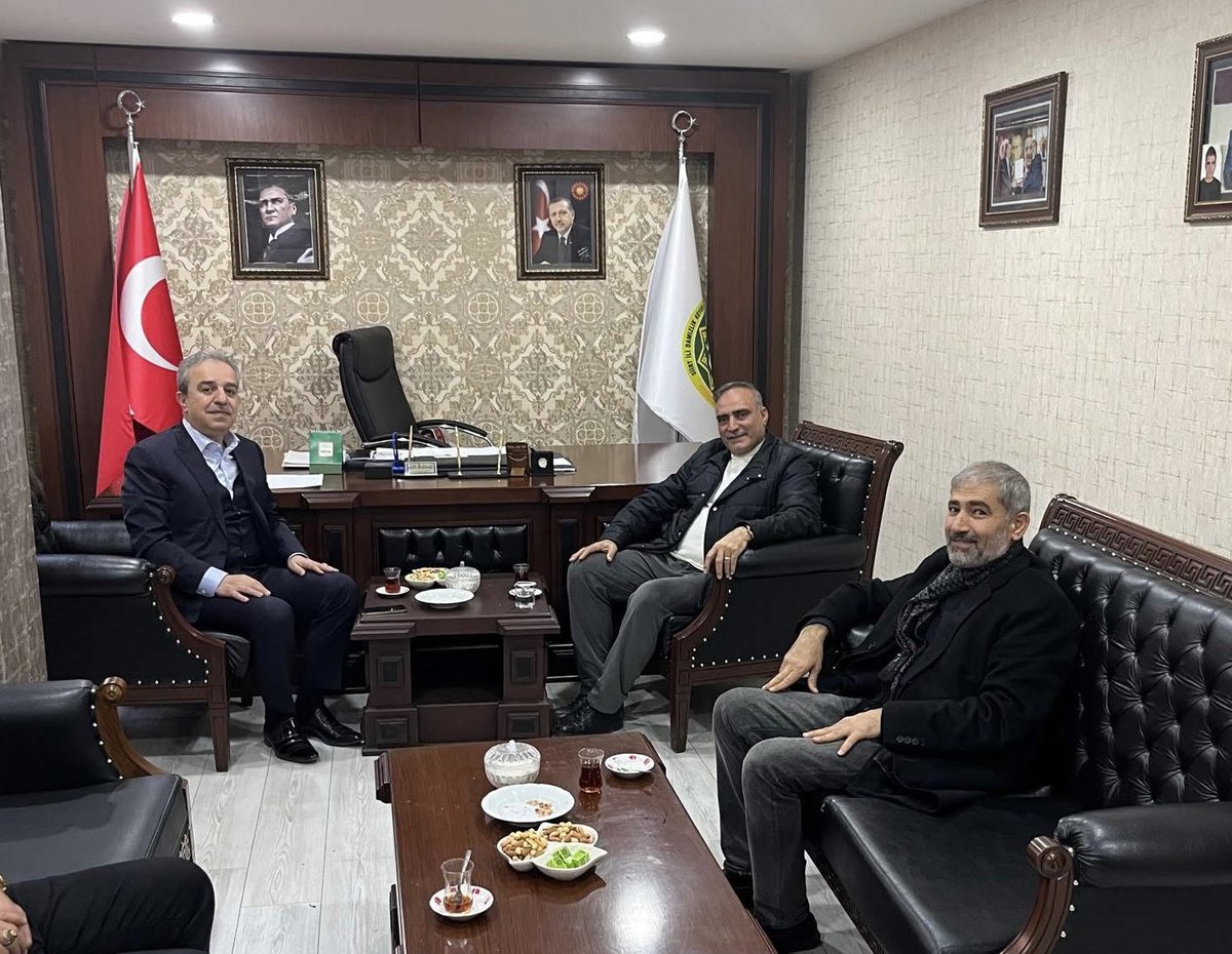 fevzisevgili's tweet photo. Türkiye Damızlık Koyun Keçi Yetiştiricileri Merkez Birliği Genel Başkan Yardımcısı,
Önceki dönem İl Başkanımız Ali İlbaş’ı
ziyaret ettik..

Güncel Siirt konuları hakkında tecrübelerinden faydalandık..
Ev sahipliği için başkanımıza teşekkür ediyorum..
@ali_ilbas https://t.co/hKOhF2RPEV