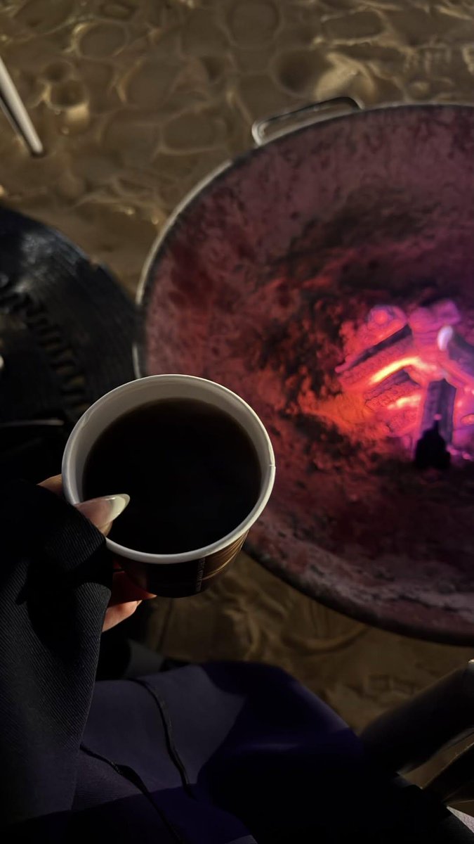 مساء الخير ❤️⚘️
#مساء_الخيرᅠ 
#مساء_الخير_والسعاده_للجميع علموه اللي خابت الهقوات فيه 
لا يجي عقب البطى يدور محلّه.