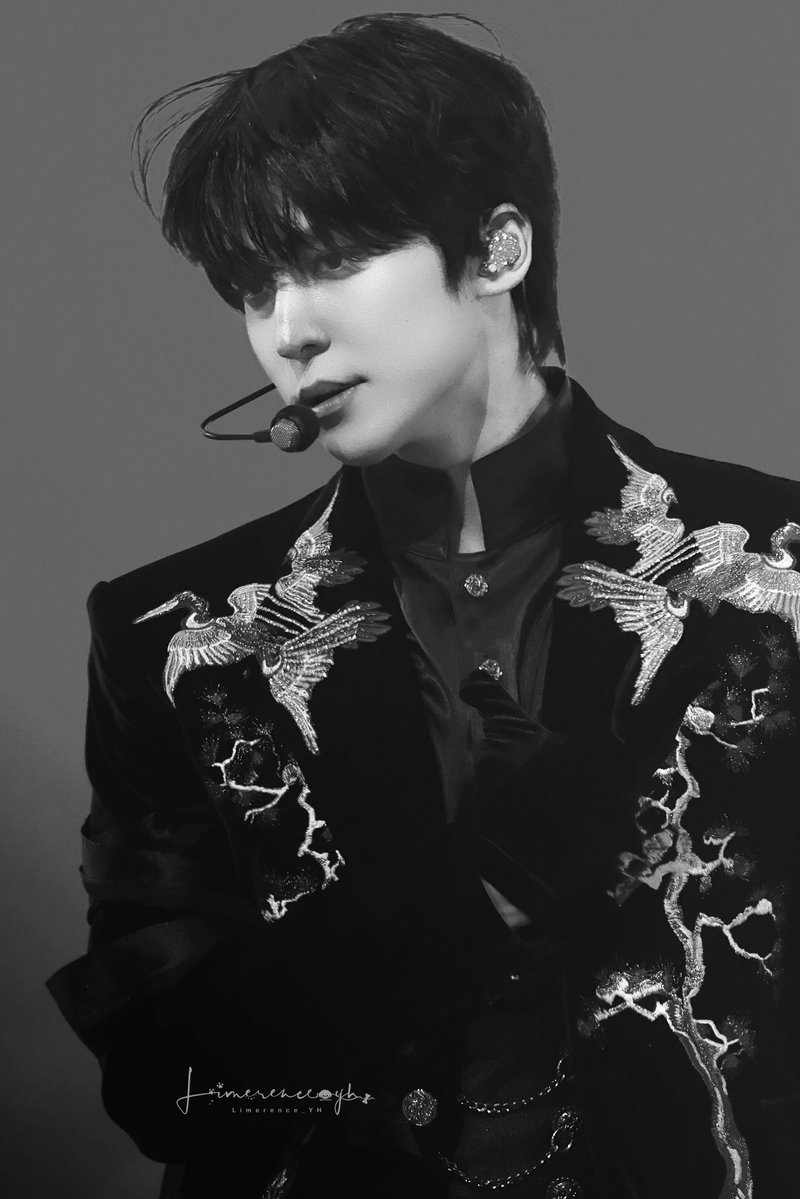 Noirflake's tweet image. Going back to my own roots by performing this masterpiece. Been a while.