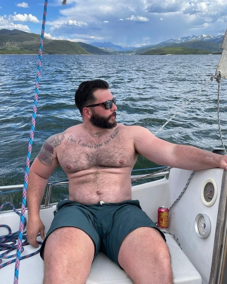 hotdudezz's tweet image. what do you call this genre of men?