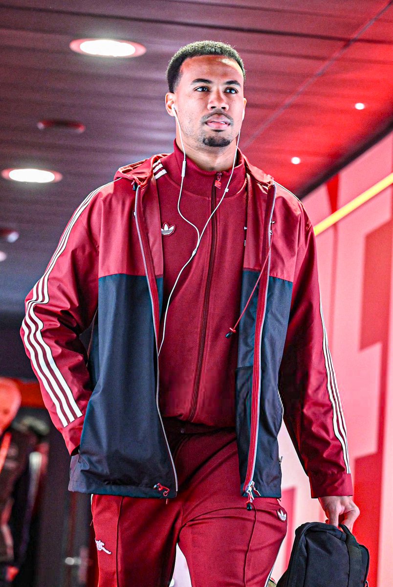 🚨Gabriel Magalhaes arriving at the Emirates Stadium ahead of the game against Brighton this afternoon.
