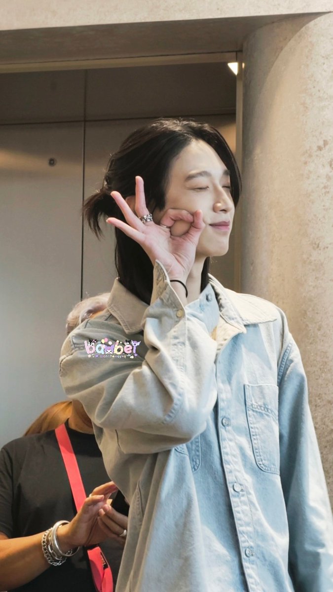 onthewayxq's tweet image. #เน็กซ์ที่เรารู้จัก 🥺

เป็นเด็กที่ต้องค่อยๆทำความรู้จักแล้วจะเข้าใจในตัวเค้ามากขึ้น เป็นเด็กจริงจัง มีระเบียบแบบแผน แต่ก็ละเอียดอ่อน ใส่ใจความรู้สึกแฟนคลับทุกคนเสมอ แอบซึนแต่ก็ขี้เล่นขี้แกล้ง(+แอบเบียว) 🤏🏻 ตอนฟค.มีฝนตกในใจก็บอกว่าเดี๋ยวผมกางร่มให้ แต่ขอเป็นร่มดาบได้มั้ย ☔🫧…