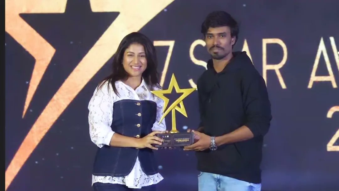 SaravananTamil_'s tweet photo. ஓர் இயக்குநராக எனது முதல் விருது விழா! #7starawards

Thanks to team..

https://t.co/7CGk5fiKM6 https://t.co/vjmDWUpaKh