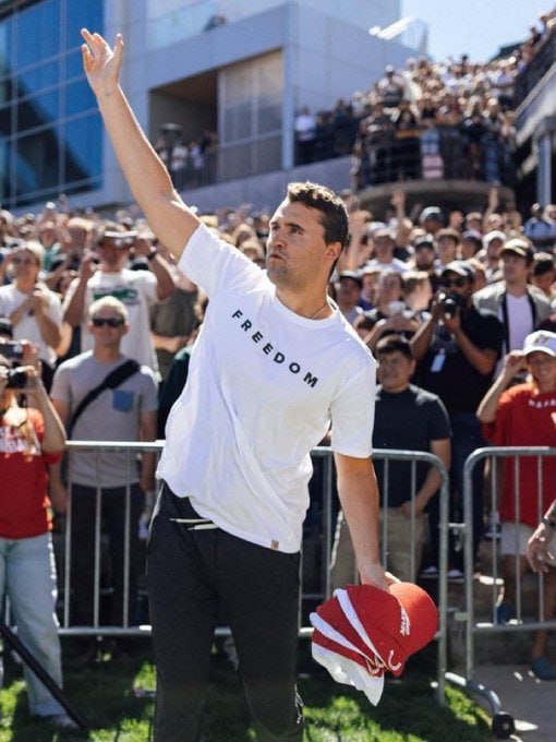 Never forget this young man. 

Charlie Kirk ❤️🇺🇸