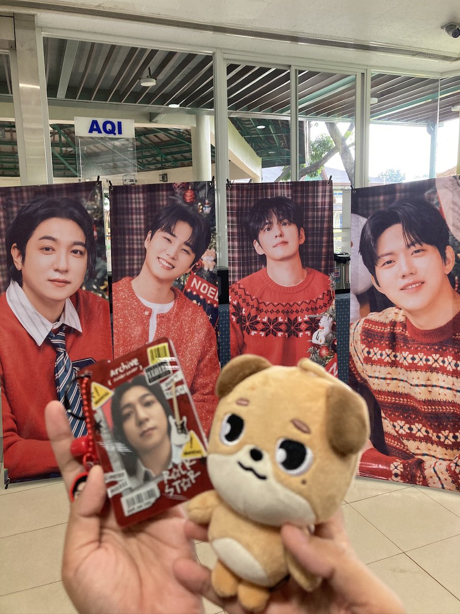 huppiyspace's tweet image. the present with @day6official ❤️🖤

sudah seminggu yg lalu tpi belum move on keseruan nya bareng @JaDiinProject 
also with all mydays 🥹🫰🏼