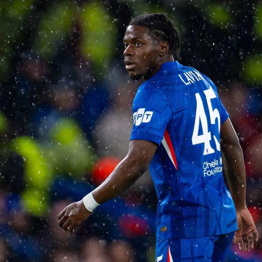 ChelsTransfer's tweet image. 🏥 Chelsea midfielder Romeo Lavia is not expected back from his hamstring issue until early January. (via @LondonWorldCom)
