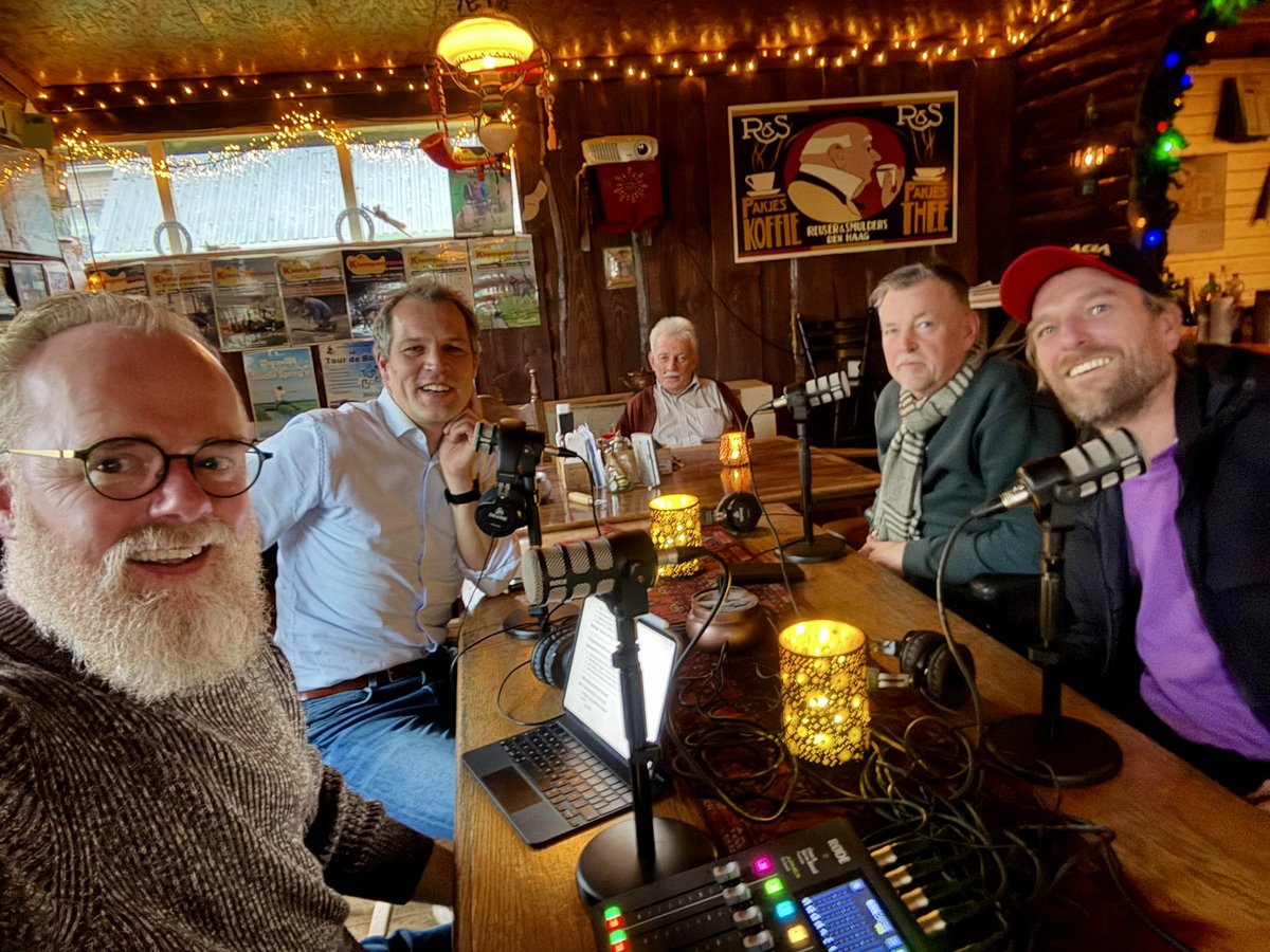 CUstaphorst's tweet image. Aflevering 22 van de podcast ‘Hier kom ik weg’ met de mannen van @Zonuendan1 over de 21ste Klompenrace in #Rouveen: een heroïsche krachtmeting op klompen. 29 december om 22.00h gaat het weer los. Luister mee via buzzsprout.com/1906896/episod…