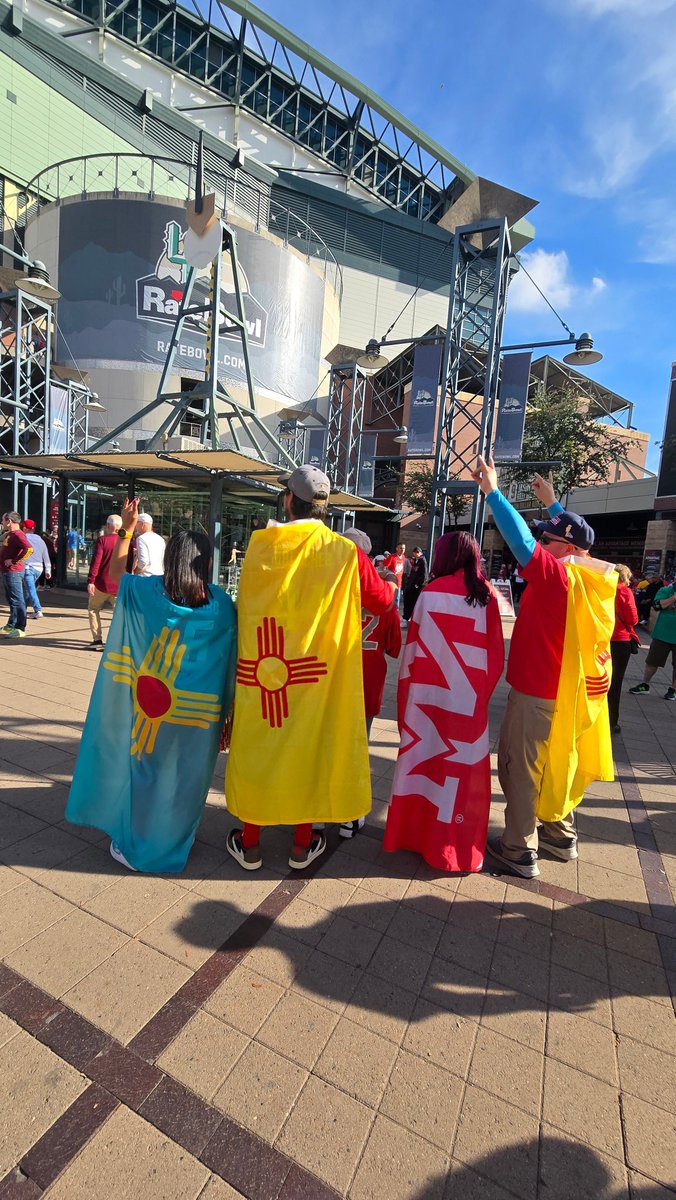 Dear Lobo Nation,
We showed up and showed out! I was so proud to see how many of you came out to support our Lobos! Thank you for the memories. 🫶🏽
Always loud,
Always PROUD‼️
#GoLobos #BosUp 🐺🏈