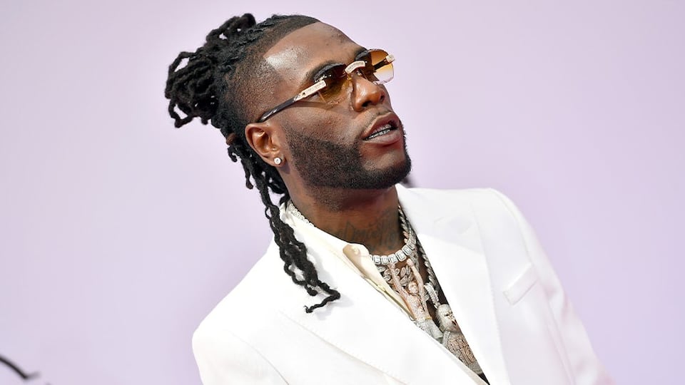 zoomafrika1's tweet image. "I'm not a Nigerian artist. I don't want people calling me just Nigerian. That is d!srespectful." ~ Burna Boy

"I'm not a Nigerian artist. When people call me Nigerian, I feel like my dreams are fa!ling. I'm African, and my dream is to make Africa united. When I see Nigeria and…