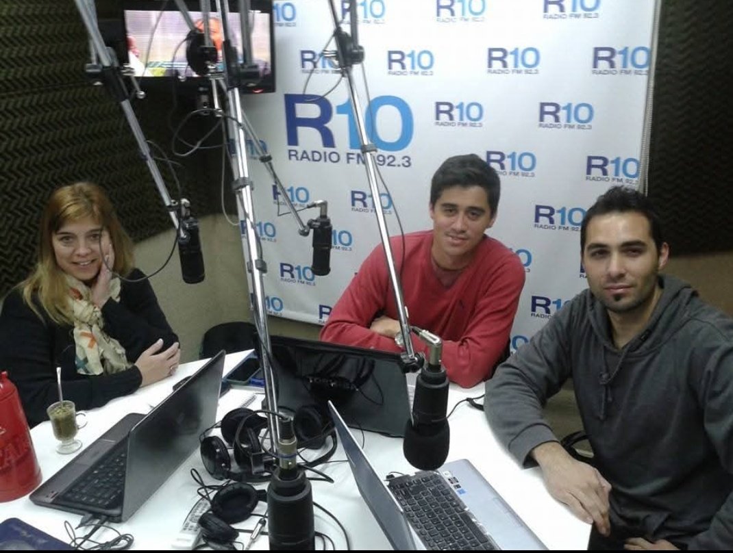 hoytambienradio's tweet photo. ÚLTIMO PROGRAMA HASTA LAS 12

Después de 10 años, nos tomamos nuestro primer descanso de sábado a la mañana en verano, seguramente regresaremos y les contaremos como sigue la historia. 

📻FM 93.1
https://t.co/T6aTeaeuu3 https://t.co/fZm8n3JEP2