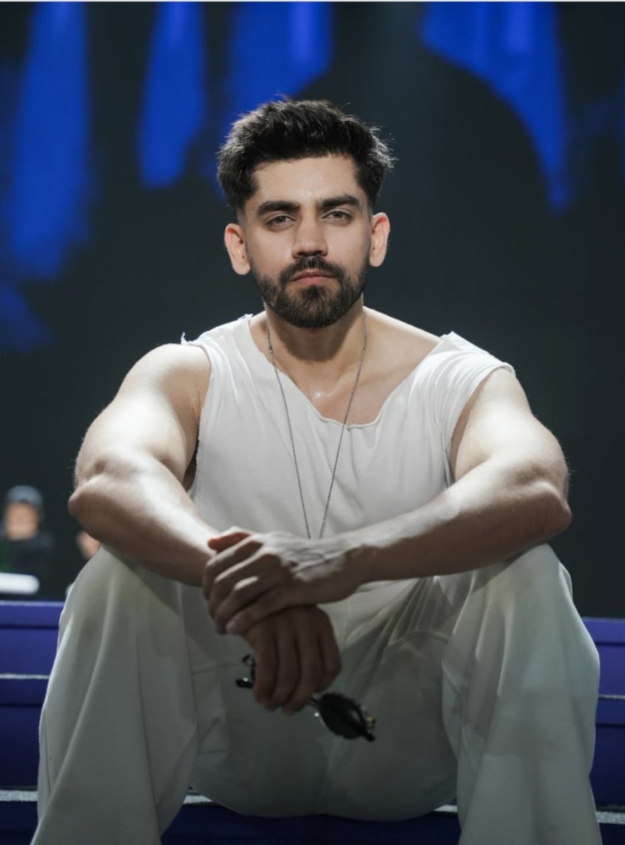 Avinash has uploaded a new Insta post related to the #RelianceFamilyDay event. ❤💫
He always create magic with his
Focus + hardwork + dedication 🔥🔥
Everyone pls shower ur love in like and comments on the post.
instagram.com/p/DSxG6Jhjata/…
#AvinashMishra #Avinashians #BB19