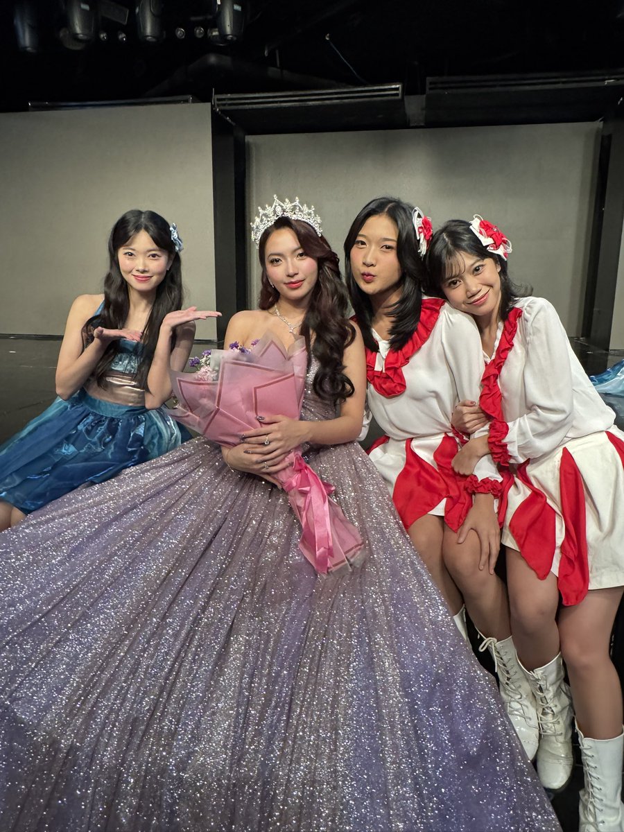 happy graduation ciciiii makasih udah baik banget selama ini🫰🏻🥹🥹 <a href="/S_GraciaJKT48/">.</a>