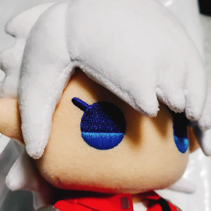 めちゃくちゃ欲しかったウクラマトのアクリルスタンド!一番可愛い子を選んだぞ!ゼーちゃんぬい!そして2つは運試しにもう2つはフォロワに買ってきてもらってたアクブロ!