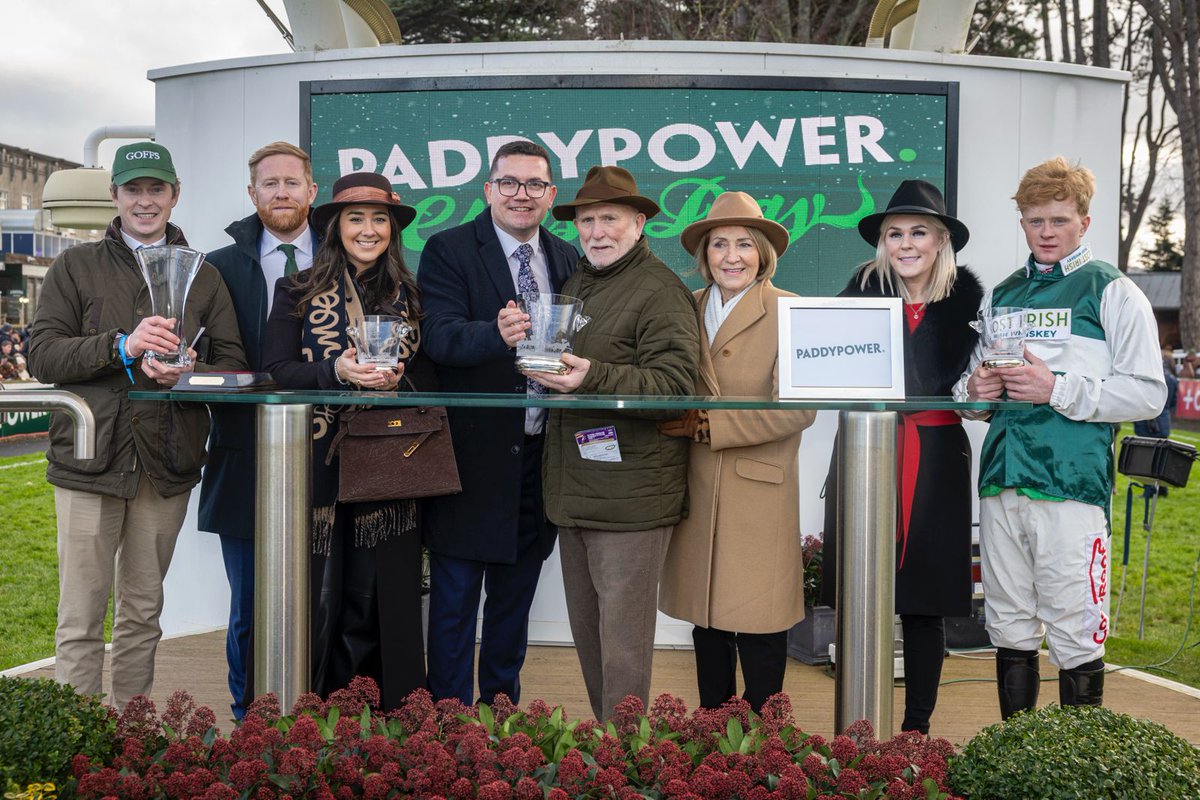 HRIRacing's tweet image. Solness goes back-to-back 💪

Sam Ewing runs a spectacular race on Solness to take the win in the @paddypower Rewards Club Chase for @JosephOBrien2 👏

#RacingRunsInUs