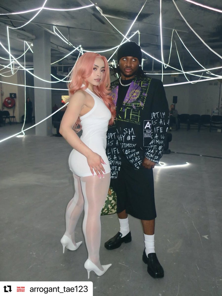 #Repost <a href="/arrogant_tae123/">that_nigga57456</a> 
・・・
In Paris with a baddie 🙃💕