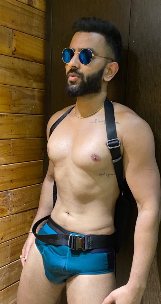 Koi mere sath Banaras chalega new year celebrate krne