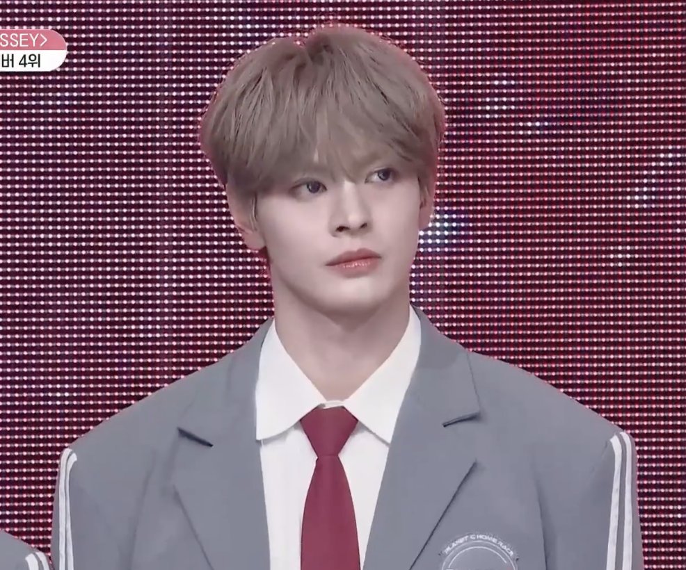 난 믿을수 없어 당홍하이 얼굴 폼이 이런데 지금 데뷔를 못한다고?