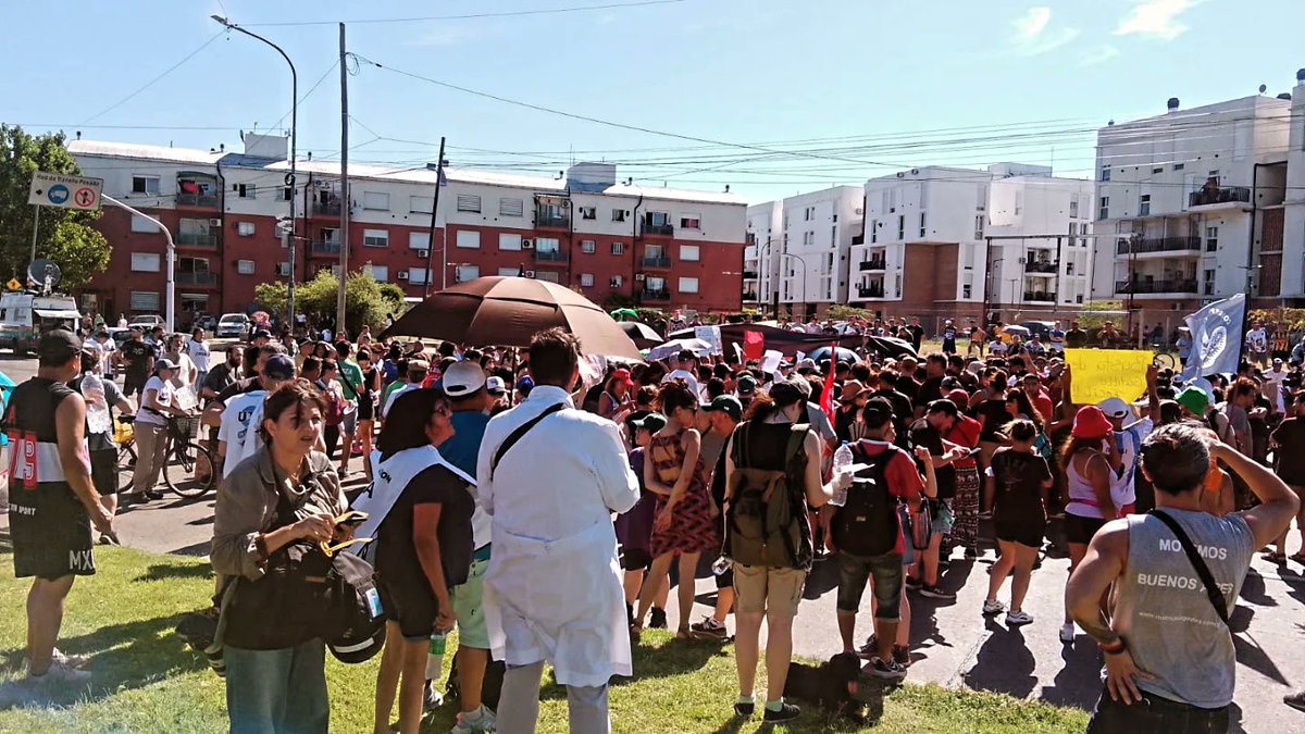 JUSTICIA POR GABRIEL GONZÁLEZ!!
Víctima de gatillo fácil. Asesinado a sangre fría por la Policía de la Ciudad.

Sumamos nuestro abrazo a la familia y nuestra presencia en el pedido de justicia.