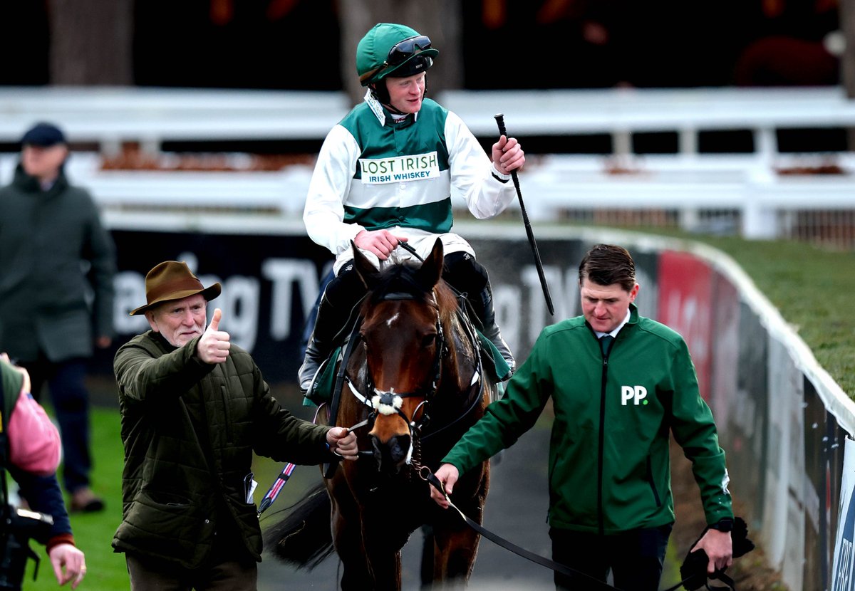 HRIRacing's tweet image. Solness goes back-to-back 💪

Sam Ewing runs a spectacular race on Solness to take the win in the @paddypower Rewards Club Chase for @JosephOBrien2 👏

#RacingRunsInUs