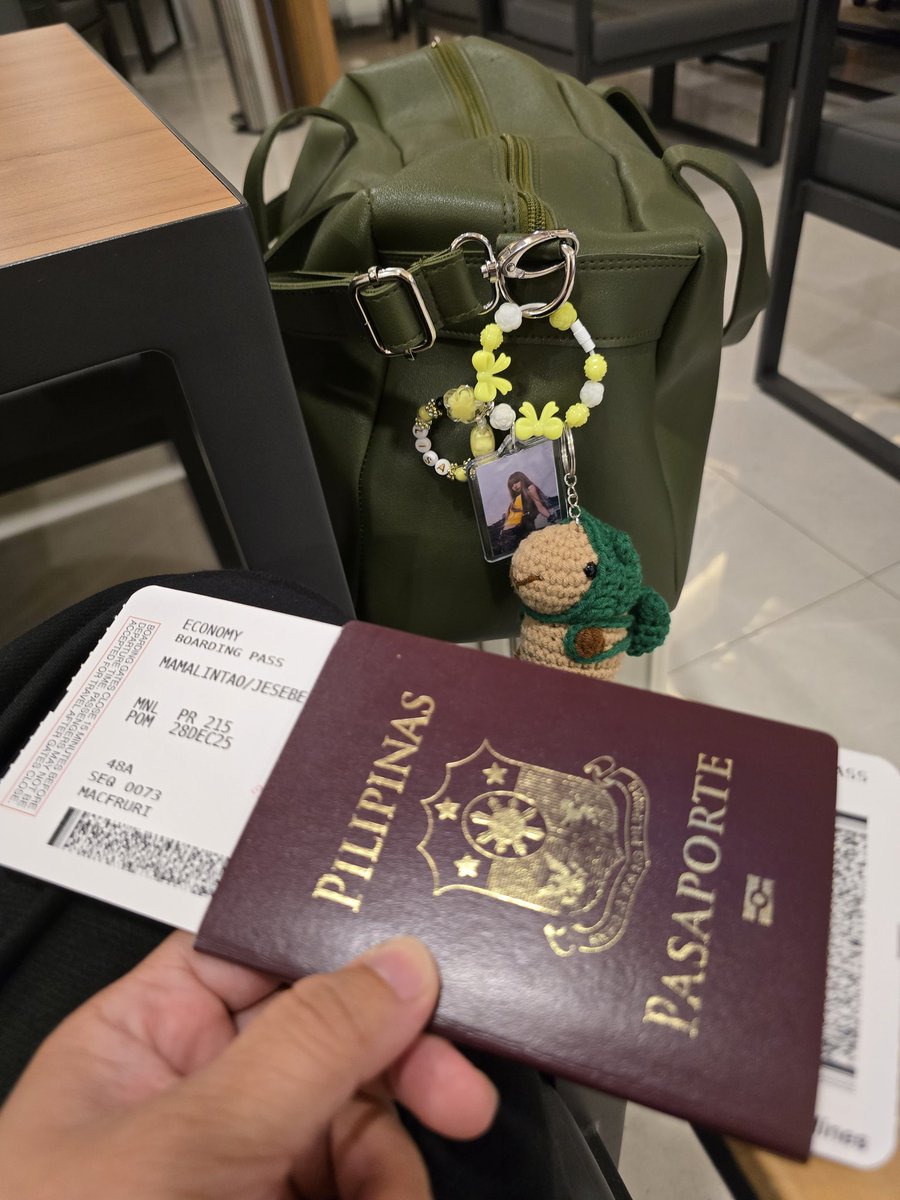 jessrmt24's tweet image. back to reality na. magpapaka alipin nanaman sa salapi ng may pang concert at cse uli, char!

Thank you @BeadsThreads dalhin ko pabalik si Lisa. ☺️