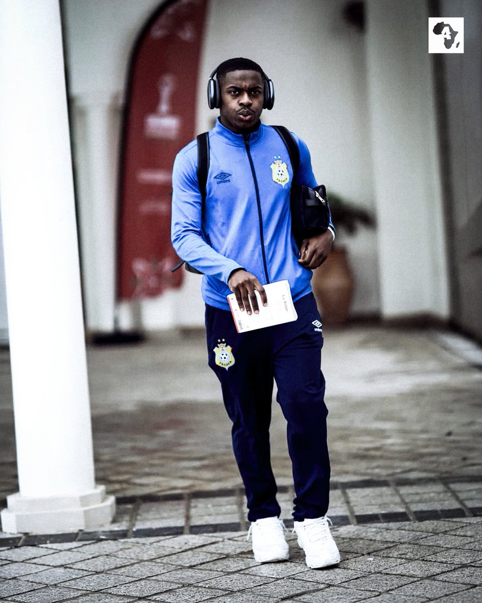 ActuFootAfrique's tweet image. Noah Sadiki est arrivé au stade. 🇨🇩🇸🇳👀