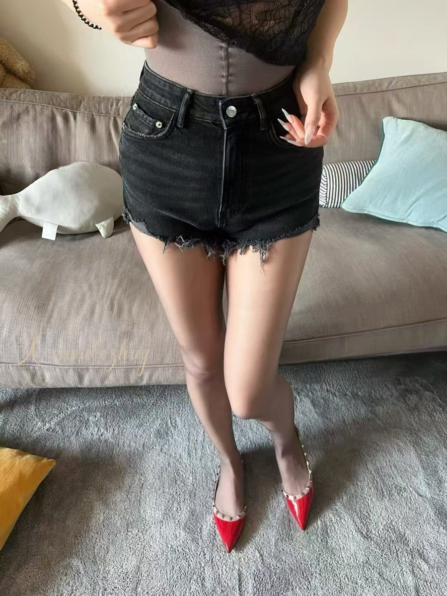 丝足频多多 tweet media