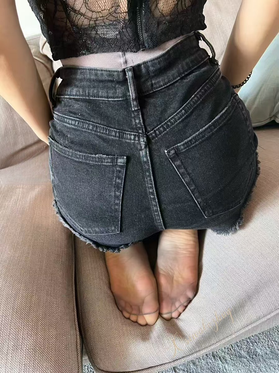 丝足频多多 tweet media