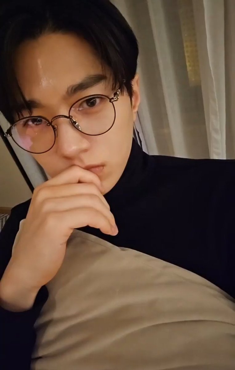 ifntinfo's tweet image. [VIDEO] 251227 INFINITE L (Myungsoo) Weverse Live

▶️ 1. weverse.io/kimmyungsoo/li…
▶️ 2. weverse.io/kimmyungsoo/li…

#인피니트 #엘 #명수 #김명수