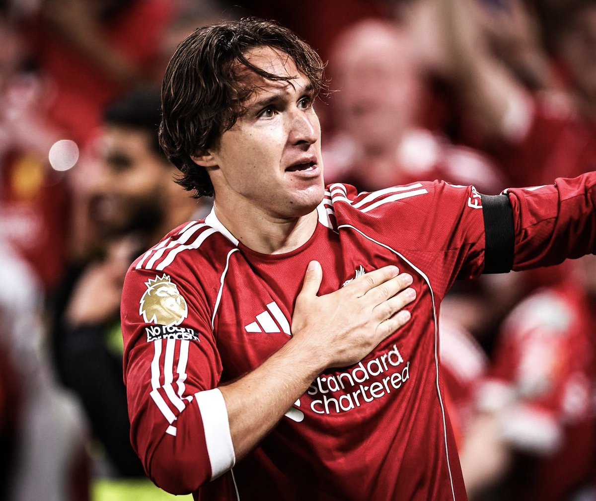 francGuerrieri's tweet photo. Federico #Chiesa titolare in #LiverpoolWolves 🇮🇹🔴 https://t.co/mPHnrYo02q