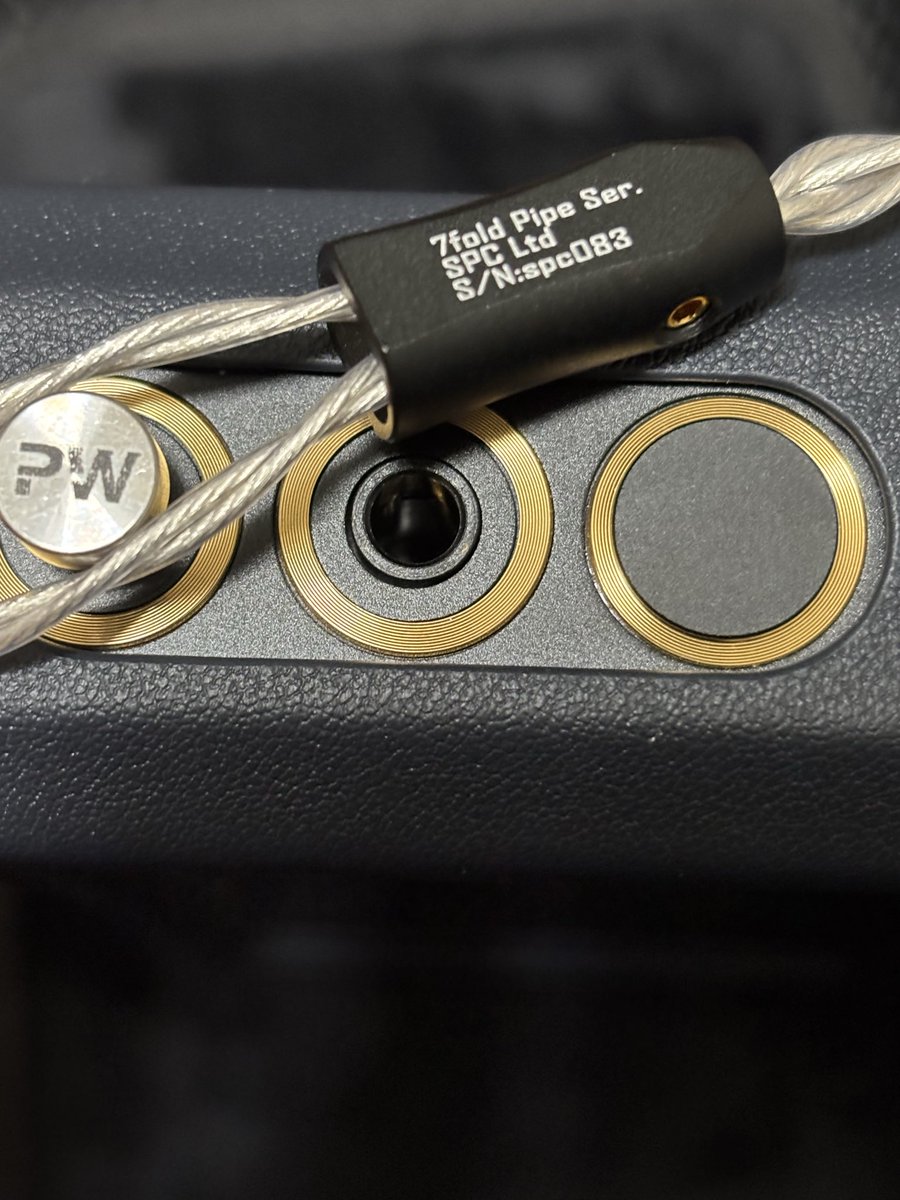 jackaudio1981's tweet image. PW AUDIOのGround-Resonance Type01が年内に到着！ありがとうございます！
7fold Pipe ser. SPC というケーブルが入ってましたー